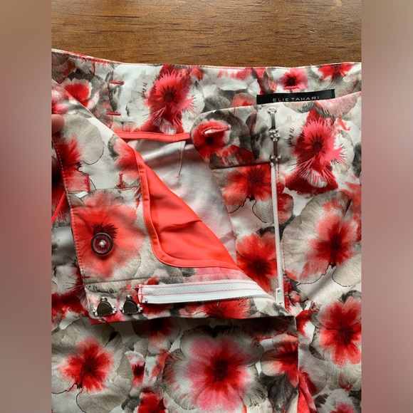 Elie Tahari capri pants. Suze 8. - Picture 6 of 9